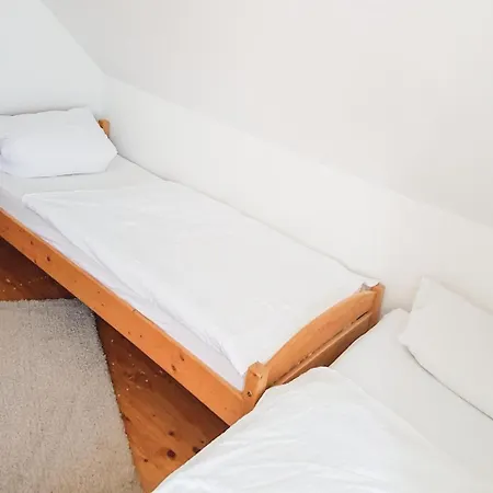 Three-bedroom Holiday In 度假居 扎马迪