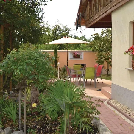 Three-bedroom Holiday In 扎马迪