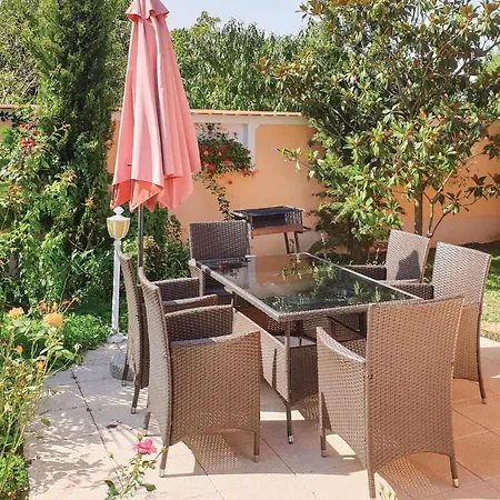 Three-bedroom Holiday In 扎马迪