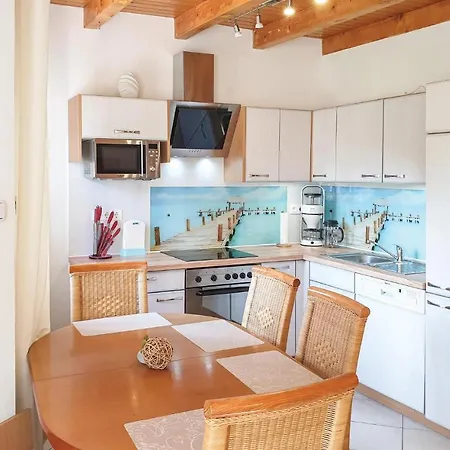 Three-bedroom Holiday In 度假居 *