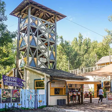 Three-bedroom Holiday In 度假居